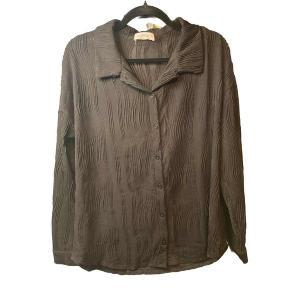 Kaileigh Black Textured Button Up Top - Large (NWOT)